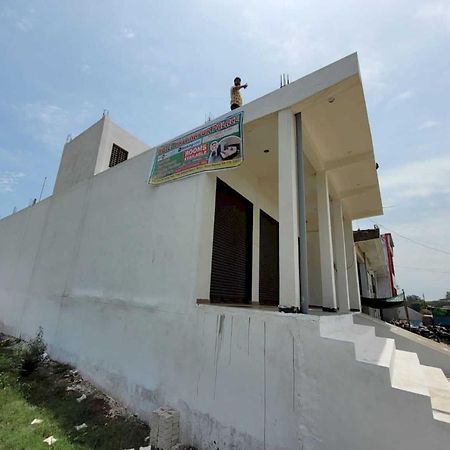 Oyo Hotel Hastinapur Palace Meerut Exteriör bild